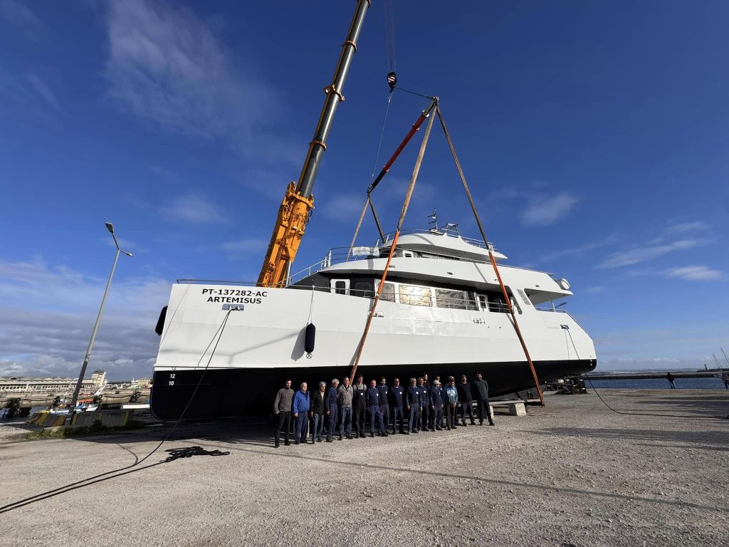 Catamarã “Artemisus” — 20m — foto 3